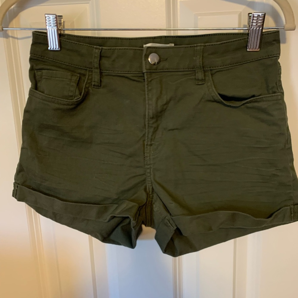 5 for $25 sale!! H&M olive green 5-pocket shorts in stretch denim
